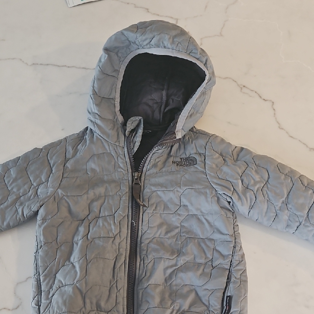 The North Face Light Gray Quilted Hooded Jacket